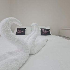 Mile End- Prime location